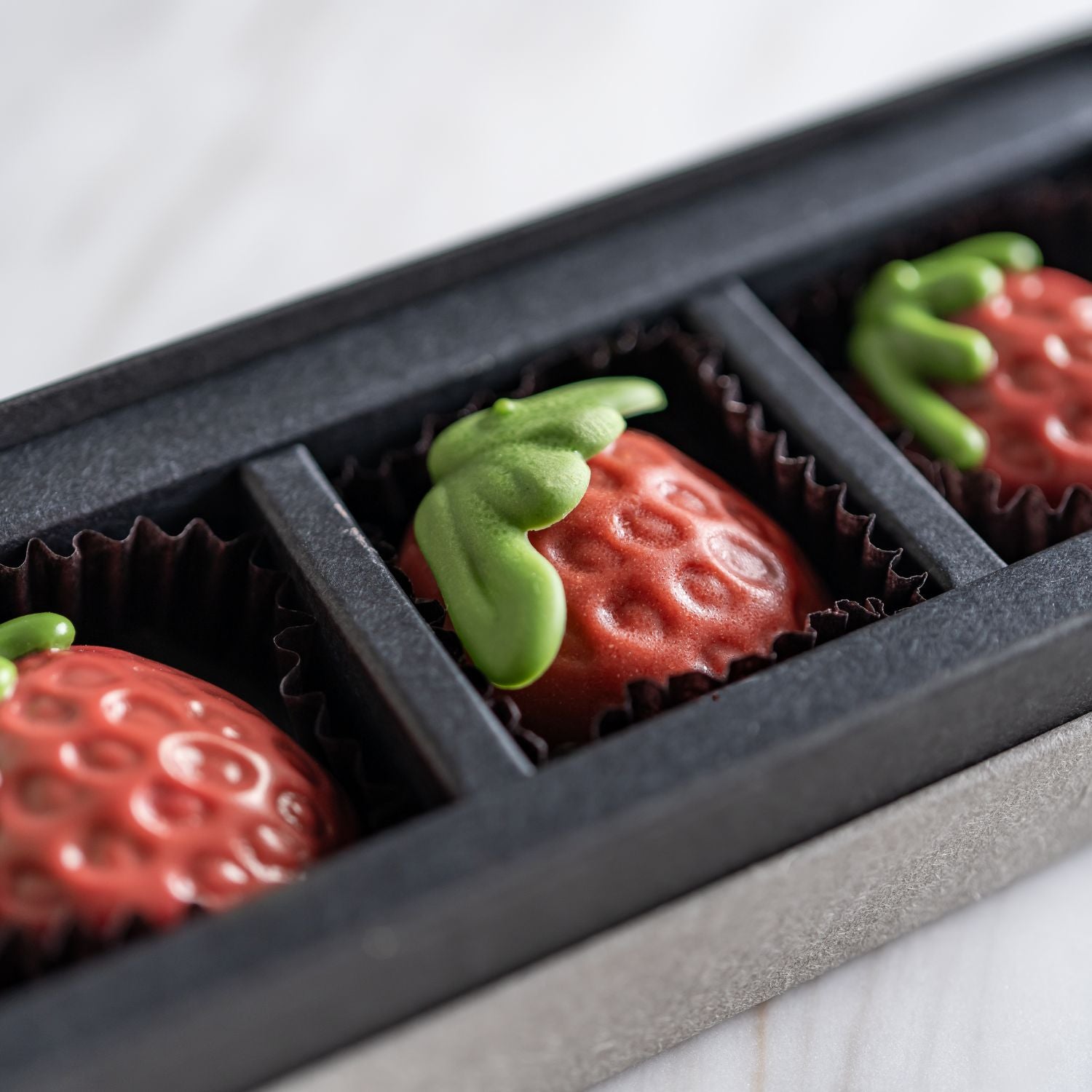 いちびこクランチチョコレート3個入り | いちごスイーツ専門店 いちびこ