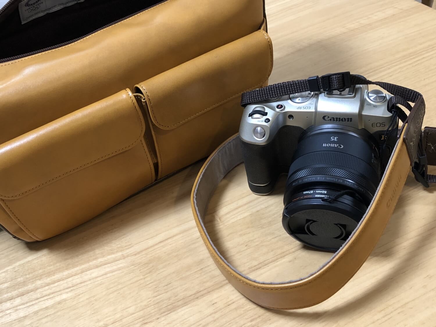 CANON EOS RPゴールドキャンペーン レザーカメラバック・ストラップ
