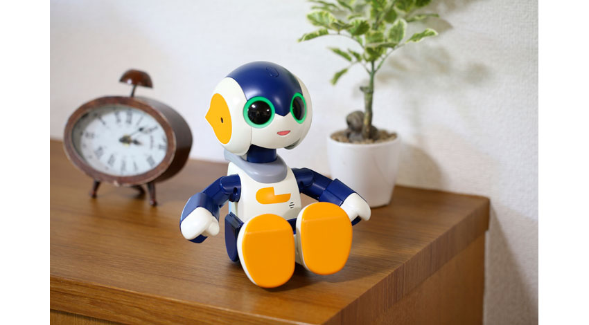 タカラトミー、仲良し度UP機能搭載トークロボット「もっとなかよしRobi