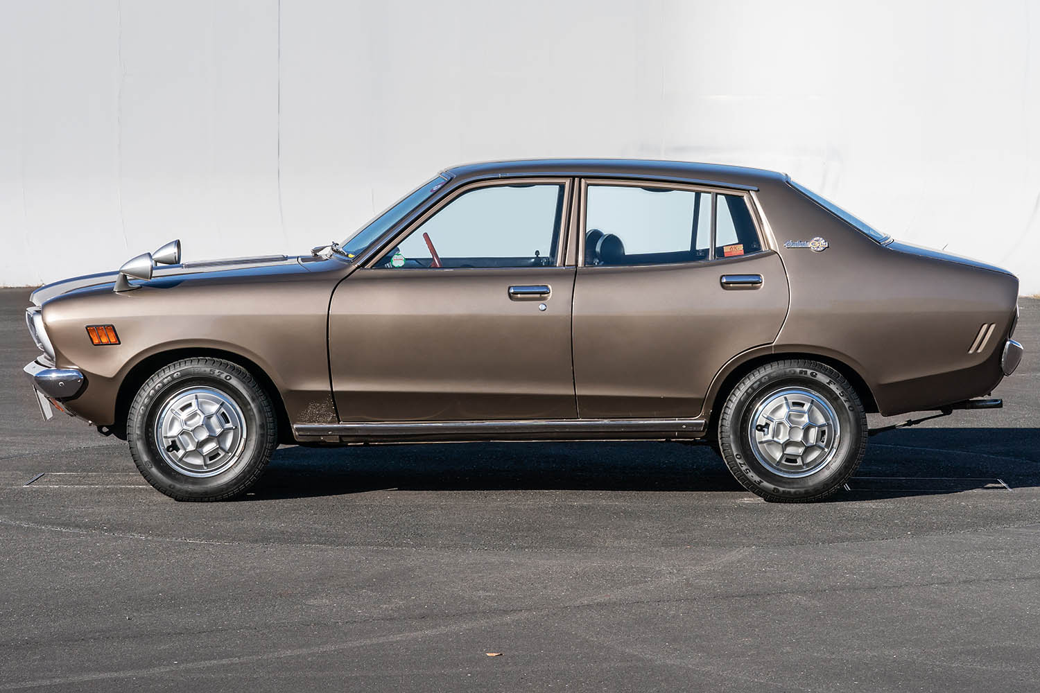 トヨタ「カローラ」のライバルだった日産「B210サニー」とはどんな