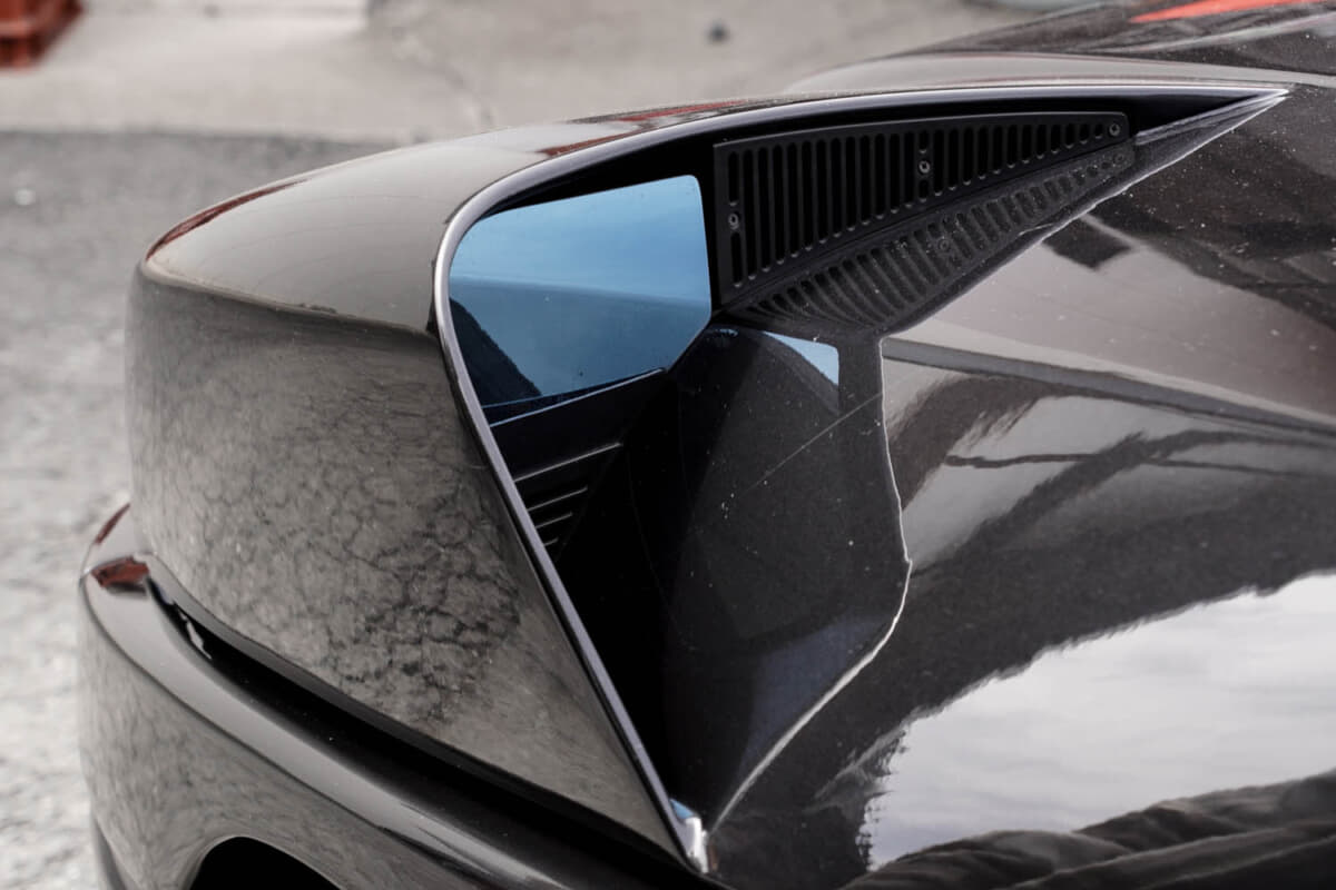 新車当時価格1870万円!! オーテック・ザガート「ステルビオ」を前