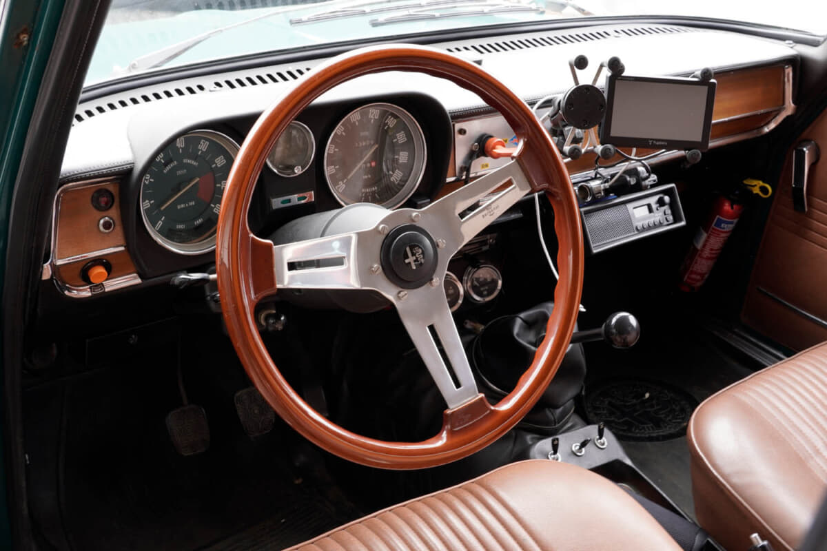 はじめてのアルファ ロメオ「ジュリア スーパー」に32年！ ボディの