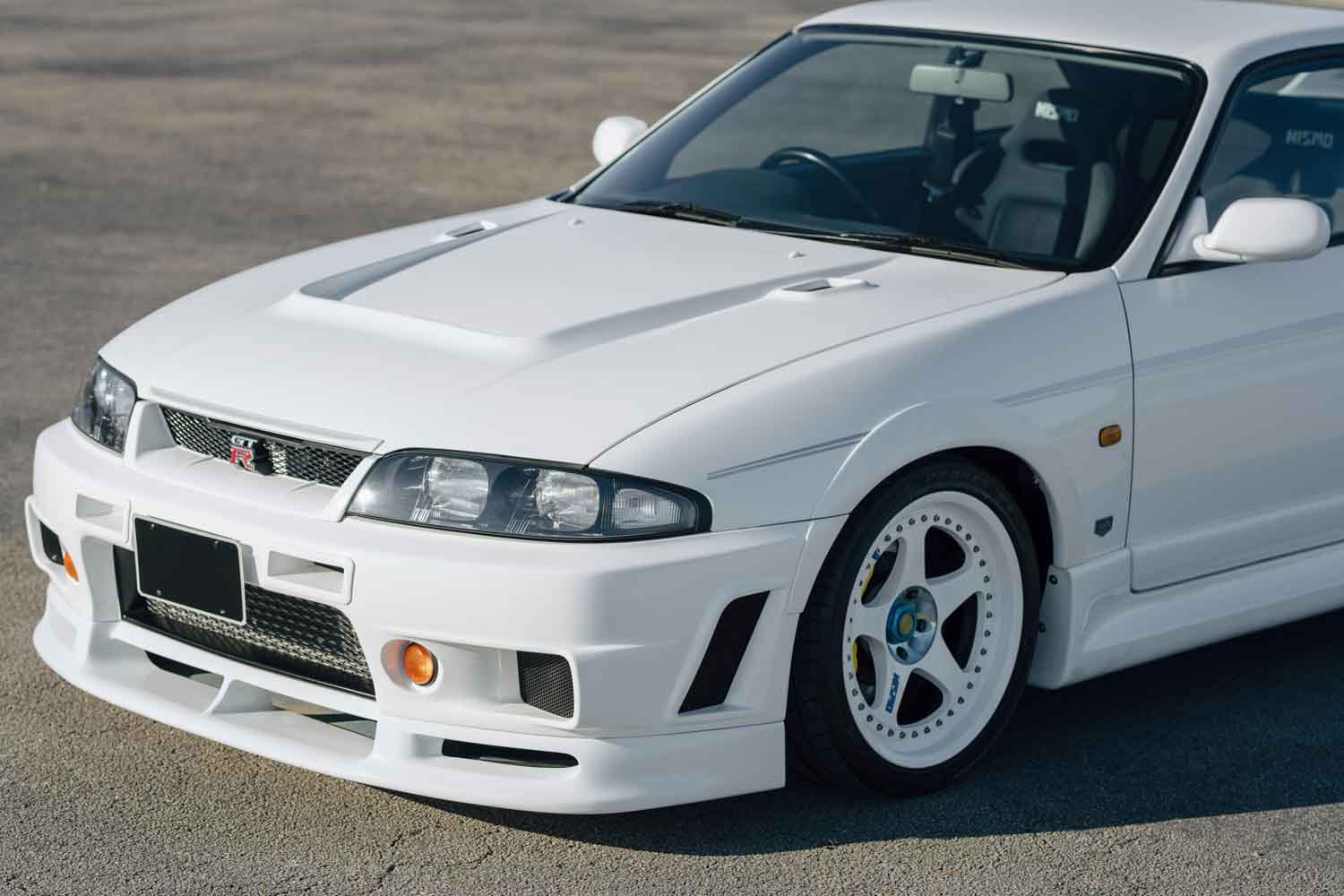 伝説のNISMO 400Rルックと800馬力エンジンの特別なR33型GT-R！予想を