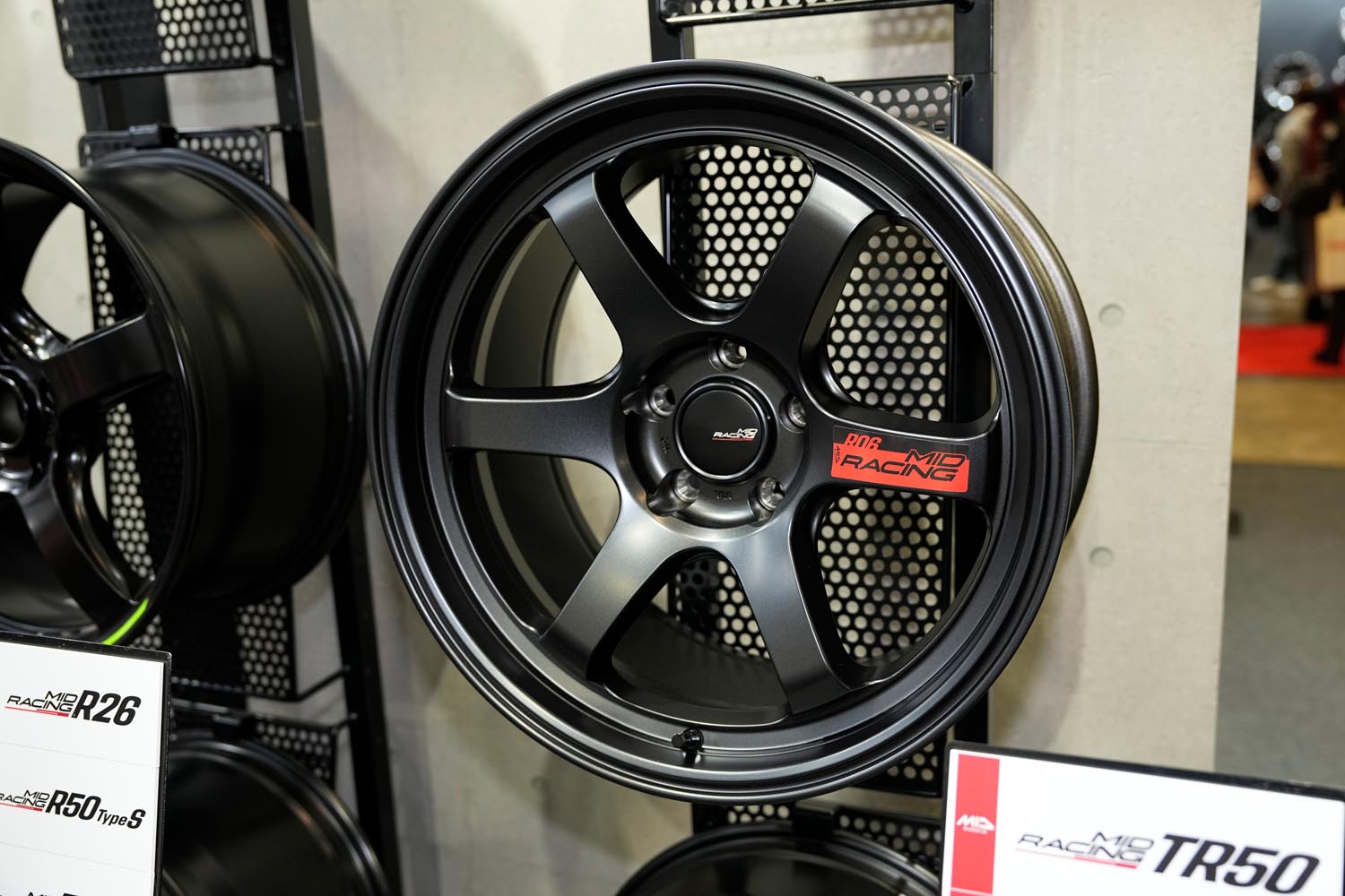 フォーミュラドリフトジャパンで「MIDレーシング」ホイールがFDJのワン