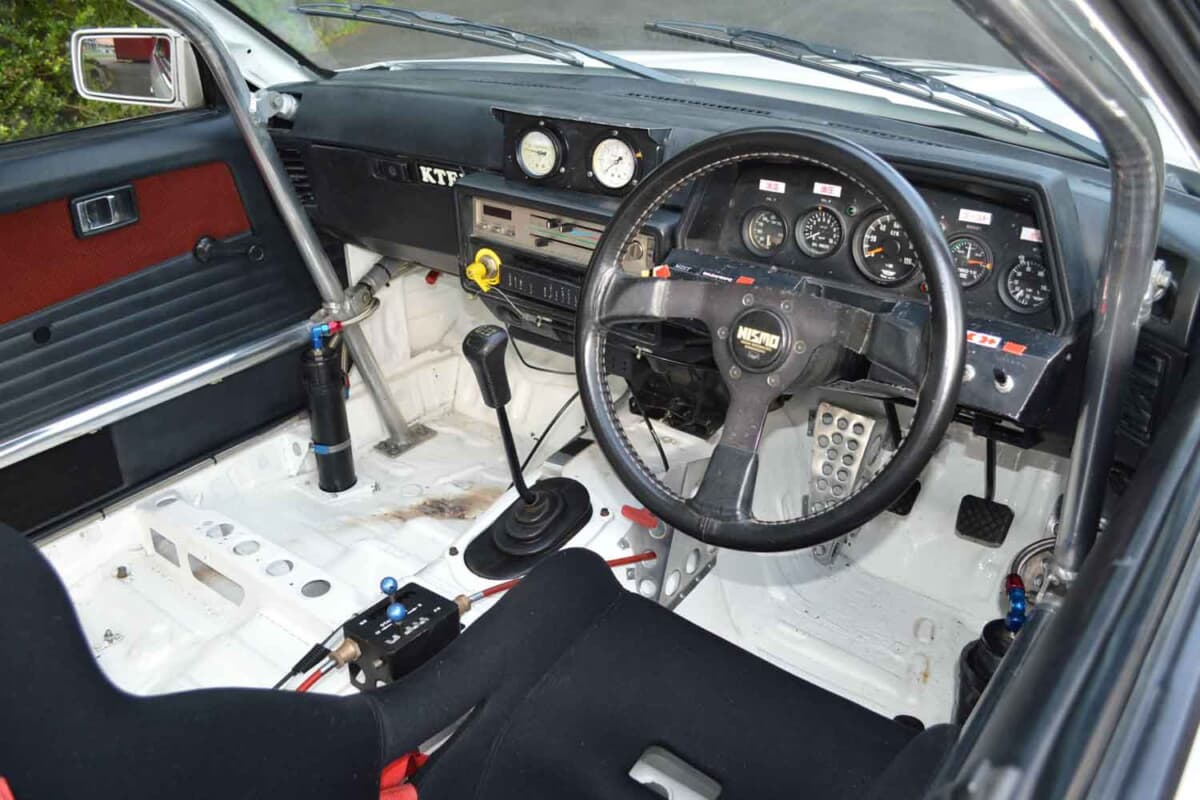 なぜ鉄仮面「スカイライン」が2200万円オーバー!? 鈴木亜久里／和田