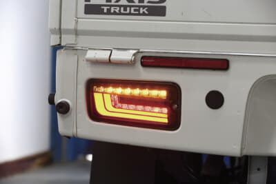 軽トラにも流行の「流れるテール」を！ ダズフェローズからハイゼット