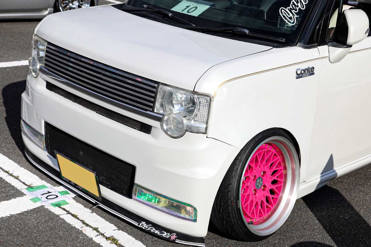 DIYカスタムでダイハツ「ムーヴコンテ」をスタンスに！ 限界ツライチに