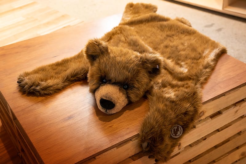 藤原ヒロシ率いるfragment designが手がけるテディベア型のラグが登場