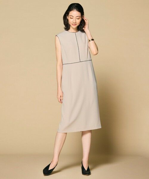 CINDY / クルーネックドレス （ロング・マキシ丈ワンピース）｜BEIGE