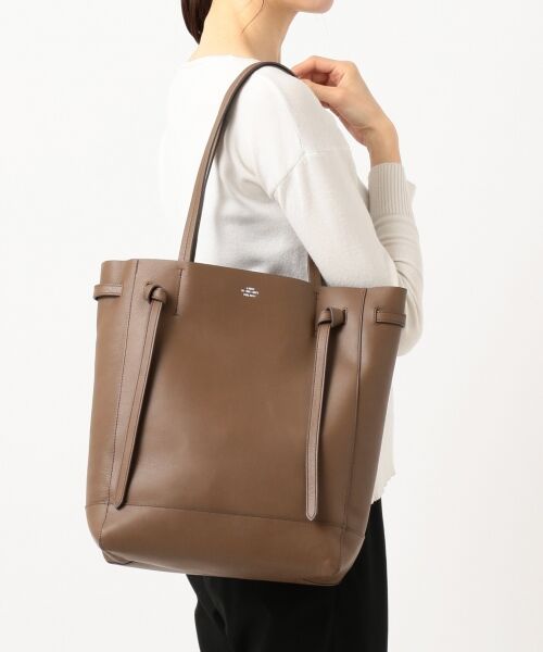 セール】 【撥水加工・A4サイズ収納可】本革ライトレザー トートバッグ