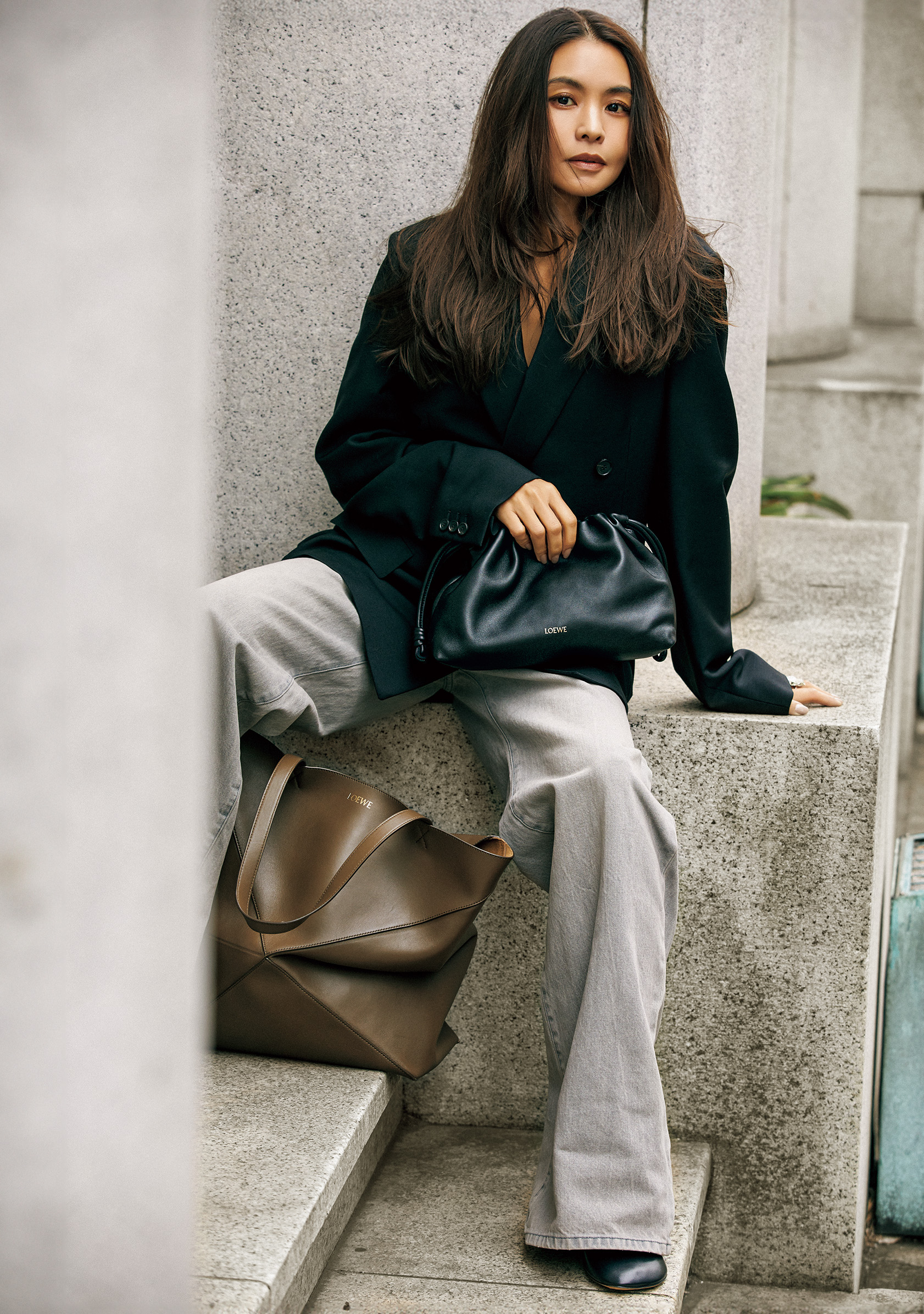 BAG」は「Big」なアクセサリー！長く愛せる【新作LOEWE】 | VERY NaVY