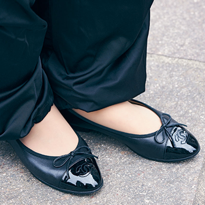 乳幼児ママの足元が続々「シャネルのバレリーナ」現象！＜SNAP＞ | VERY