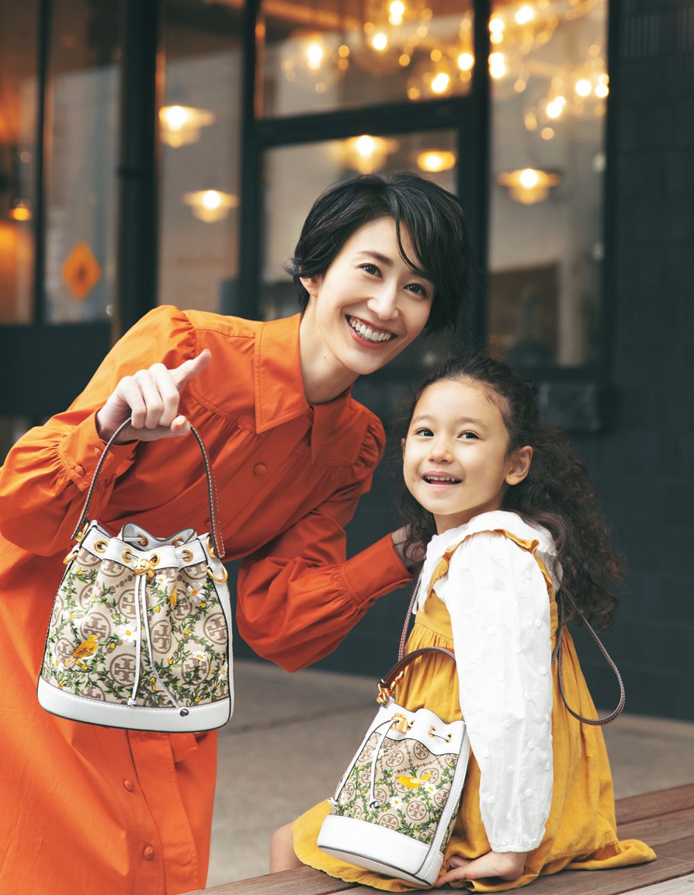 親子で持ちたい！「トリー バーチ」のモノグラムバッグ | VERY