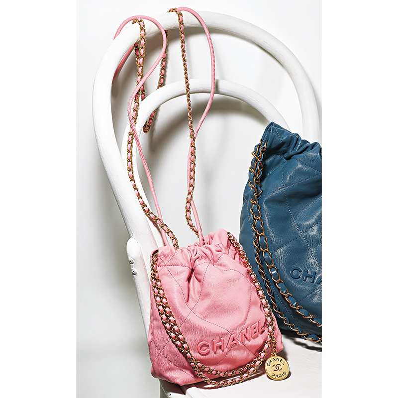 CHANEL 22』の秋冬新作が登場！“絶妙カラー”でおしゃれ上級者に | VERY