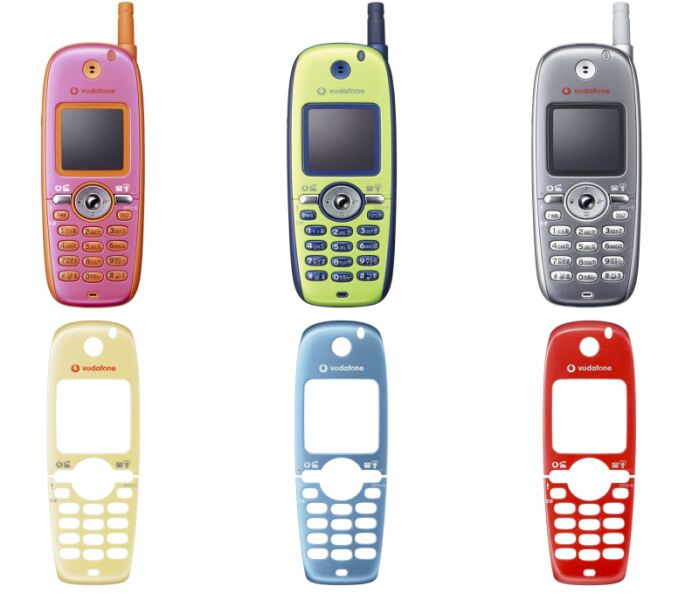 着せ替えできるプリペイド端末「enjorno V102D」 - ITmedia Mobile