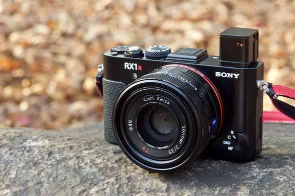 比類なき最高峰のコンデジ ソニー「RX1R II」はどう進化したか（1/3