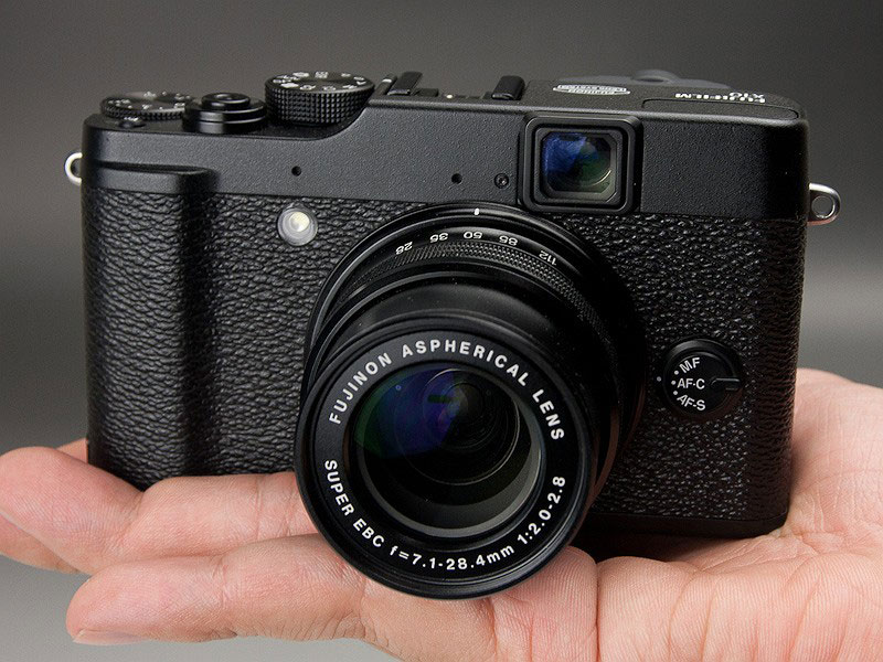 FUJIFILM X10」第3回――画質の要、レンズに注目する：長期試用リポート