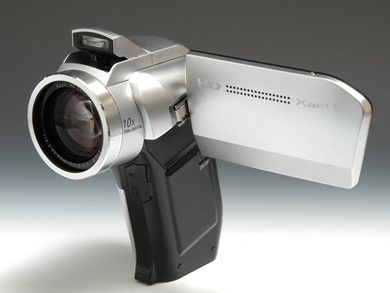 フルHD対応の小型デジタル“ビデオ”カメラ――Xacti DMX-HD1000：レビュー