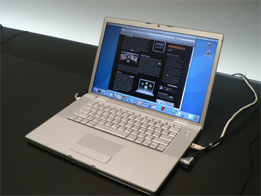 写真で見る「MacBook Pro」：MacWorld Expo 2006 - ITmedia NEWS