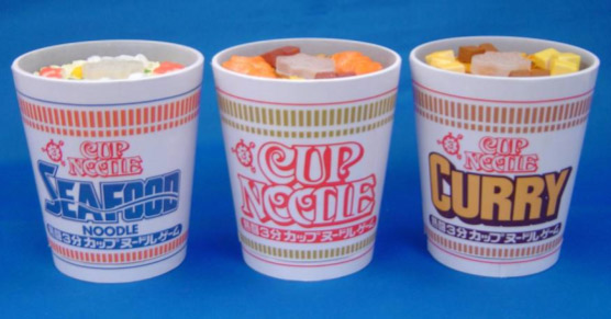 完成しないとはじけ飛ぶ「日清カップヌードル」パズル：熱闘3分