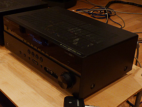 3万円という価格差の意味は？ ヤマハのAVアンプ「RX-V575」「RX-V775