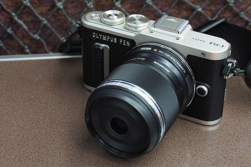 標準レンズ＋1本でこんなに変わる！――オリンパス「PEN E-PL8」と一緒に