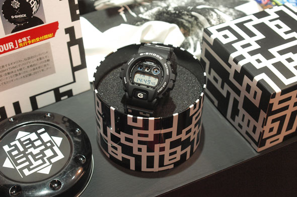 布袋寅泰さんアーティスト活動30周年記念G-SHOCK「GUITARHYTHM MODEL