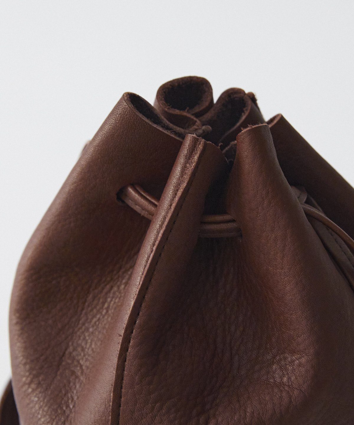 バレンシアレザー巾着バッグ｜nest Robe / CONFECT ONLINE SHOP