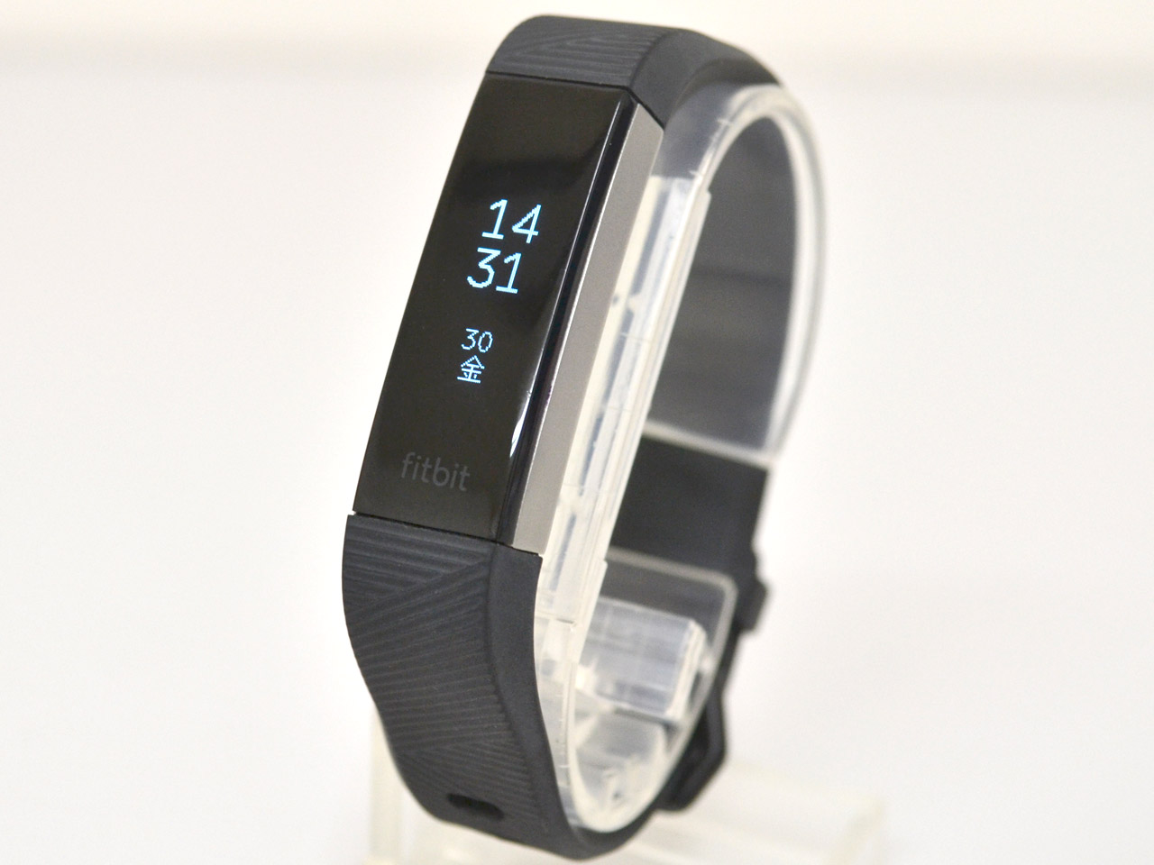 ブレスレット感覚で着けられるスマートウォッチ『Fitbit Alt HR』を