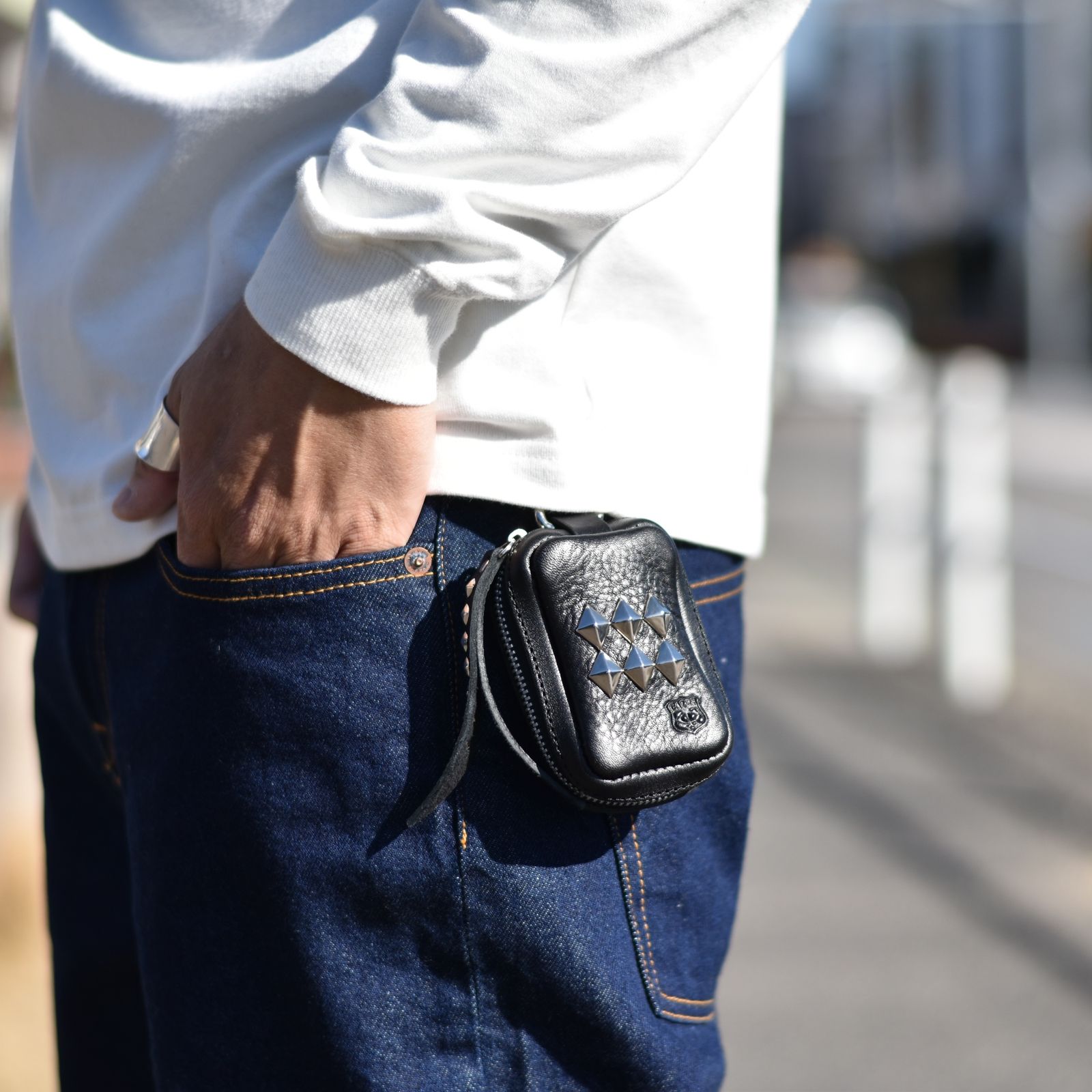 CALEE - Star studs leather multi case (Black) / シルバー スタッズ