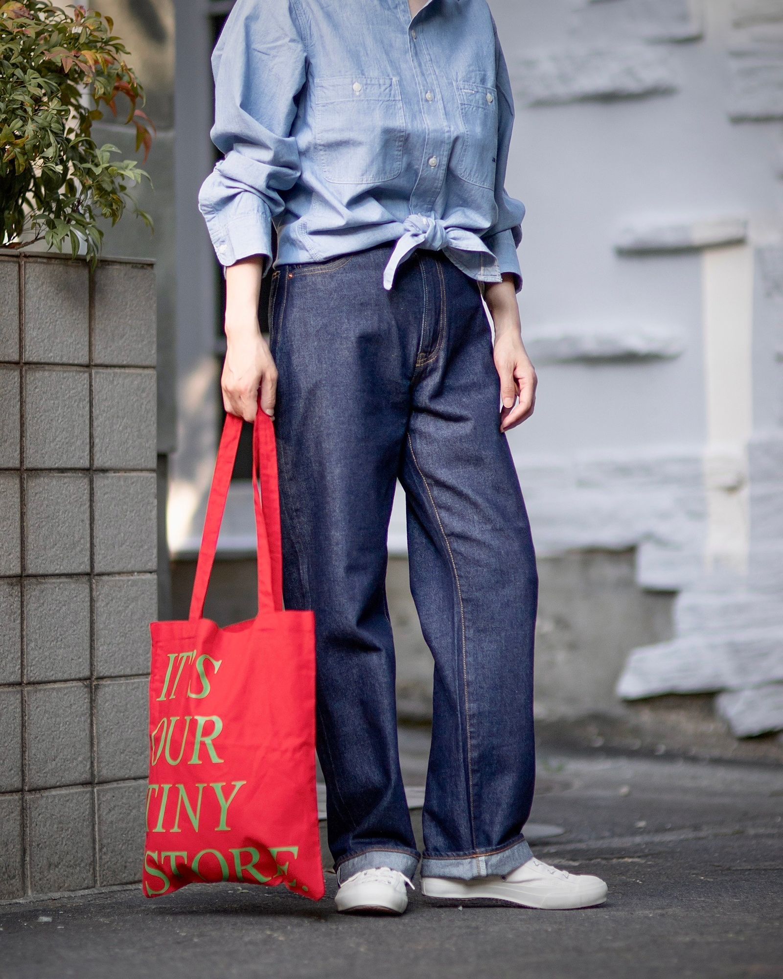 J.B. ATTIRE Riviera chambray shirt×Santa monica denim style