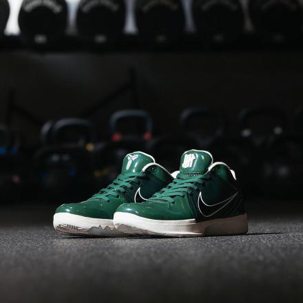 国内8月24日発売予定】アンディフィーテッド × ナイキ コービー 4