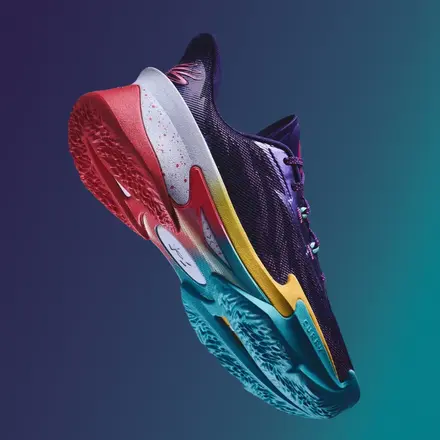 国内8月22日発売予定】 アンダーアーマー カリー シリーズ 7 “ワールド