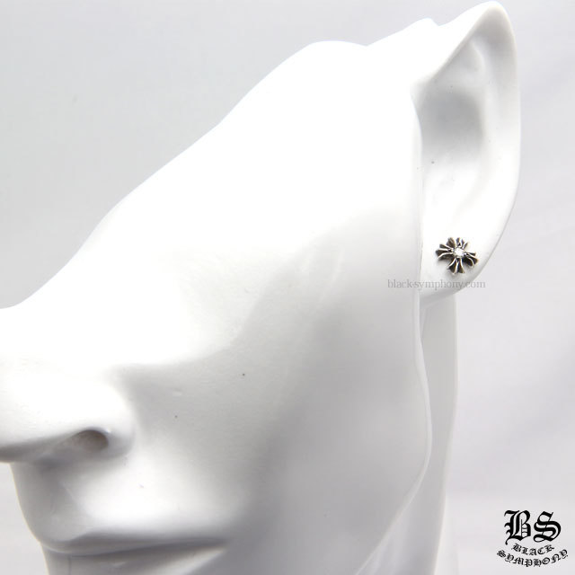 クロムハーツCHプラススタッドwithダイヤモンド（ピアス）|クロム