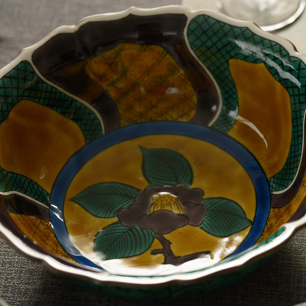 瑛生の器（九谷美陶園）｜吉田屋手椿文様大鉢 ｜作家の器と暮らす。IVORY