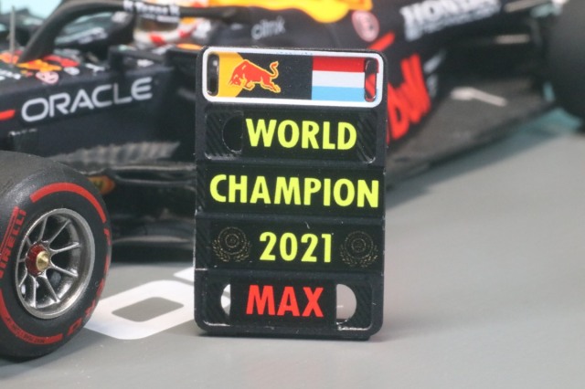 スパーク 1/43 レッドブル RB16B アブダビGP 2021 M.フェルスタッペン