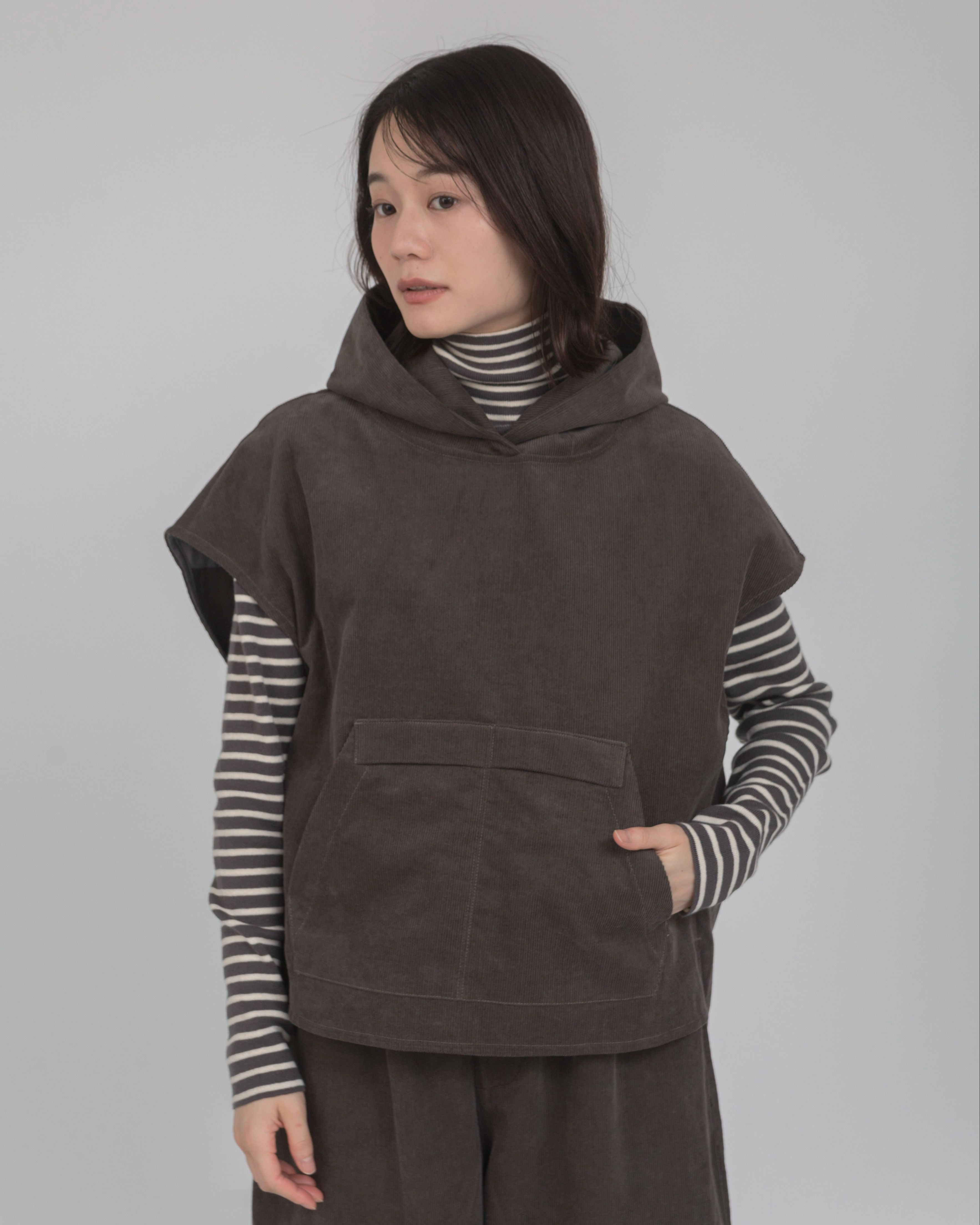 T. コットンコーデュロイベスト