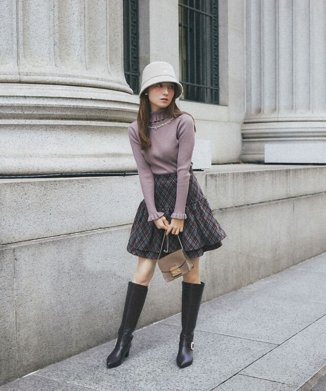 ベルトデザインバックルビジュー付きロングブーツ