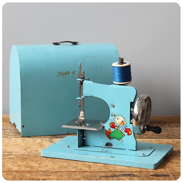 イギリス ヴィンテージ トイミシン インテリア雑貨 カバー付き