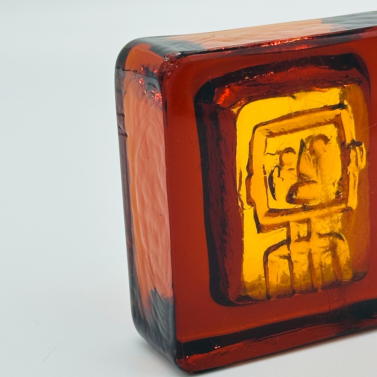 Erik Hoglund/エリック・ホグラン》アッシュトレイ/ロボット/アンバー