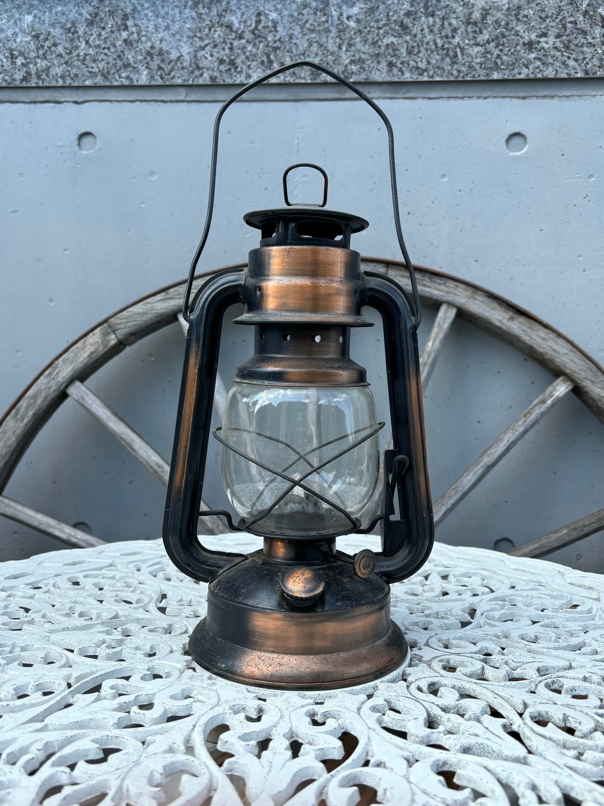 アンティークオイルランタン | アンティーク家具と喫茶キャバレーの