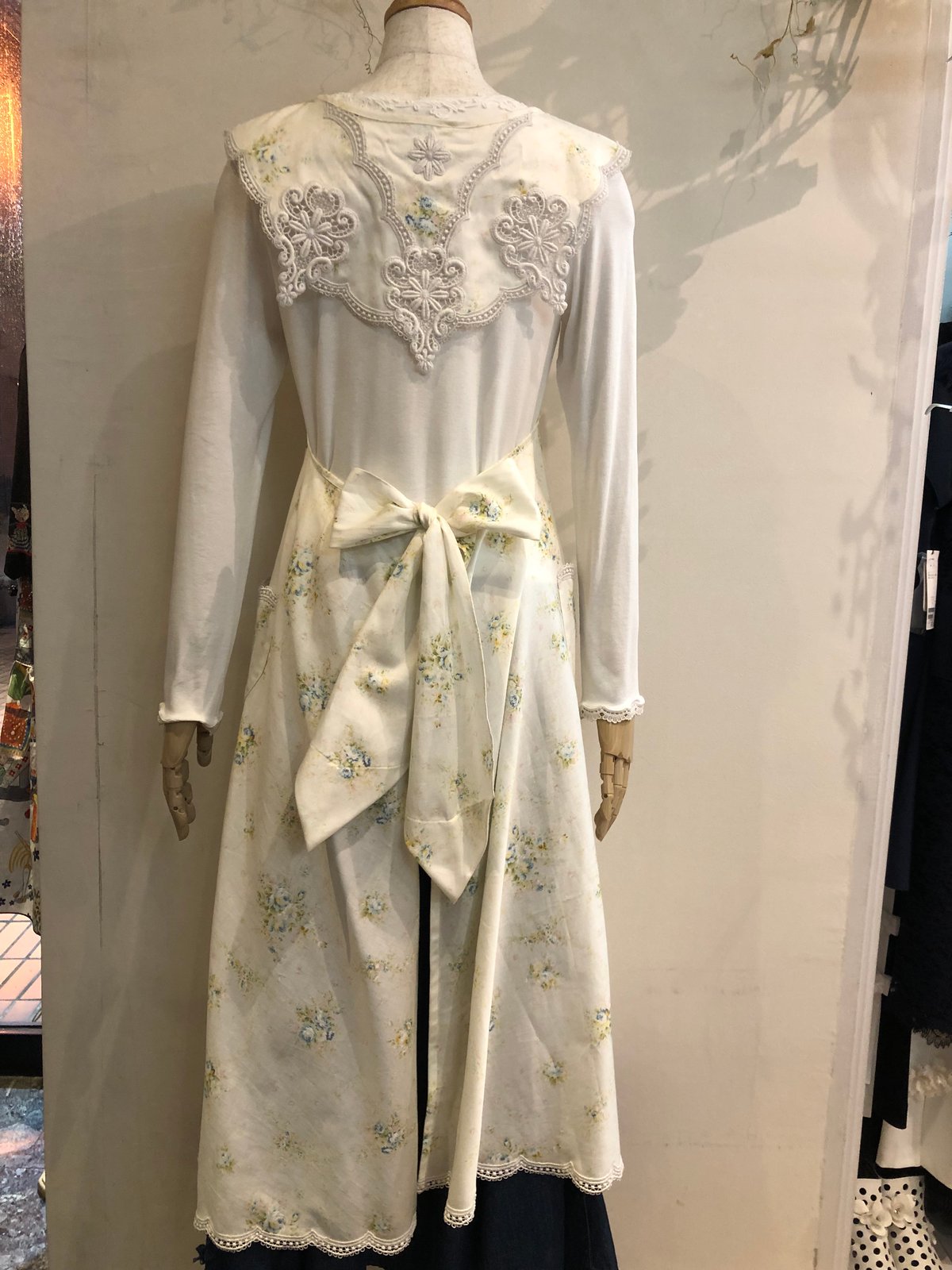 アキアカネ エプロン | さえら POTECHINO マリーアン金沢