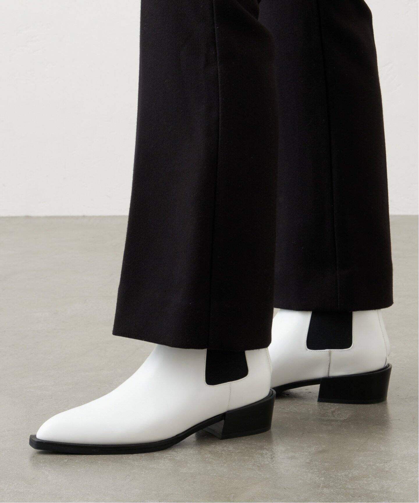 GRISEレザーEDGEポインテッドチェルシーショートブーツ（ブーティ