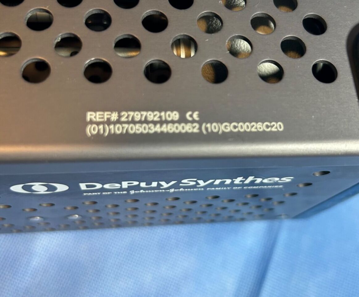 Used DEPUYSPINE Depuy Synthes Spine ref 279792109 Symphony Core