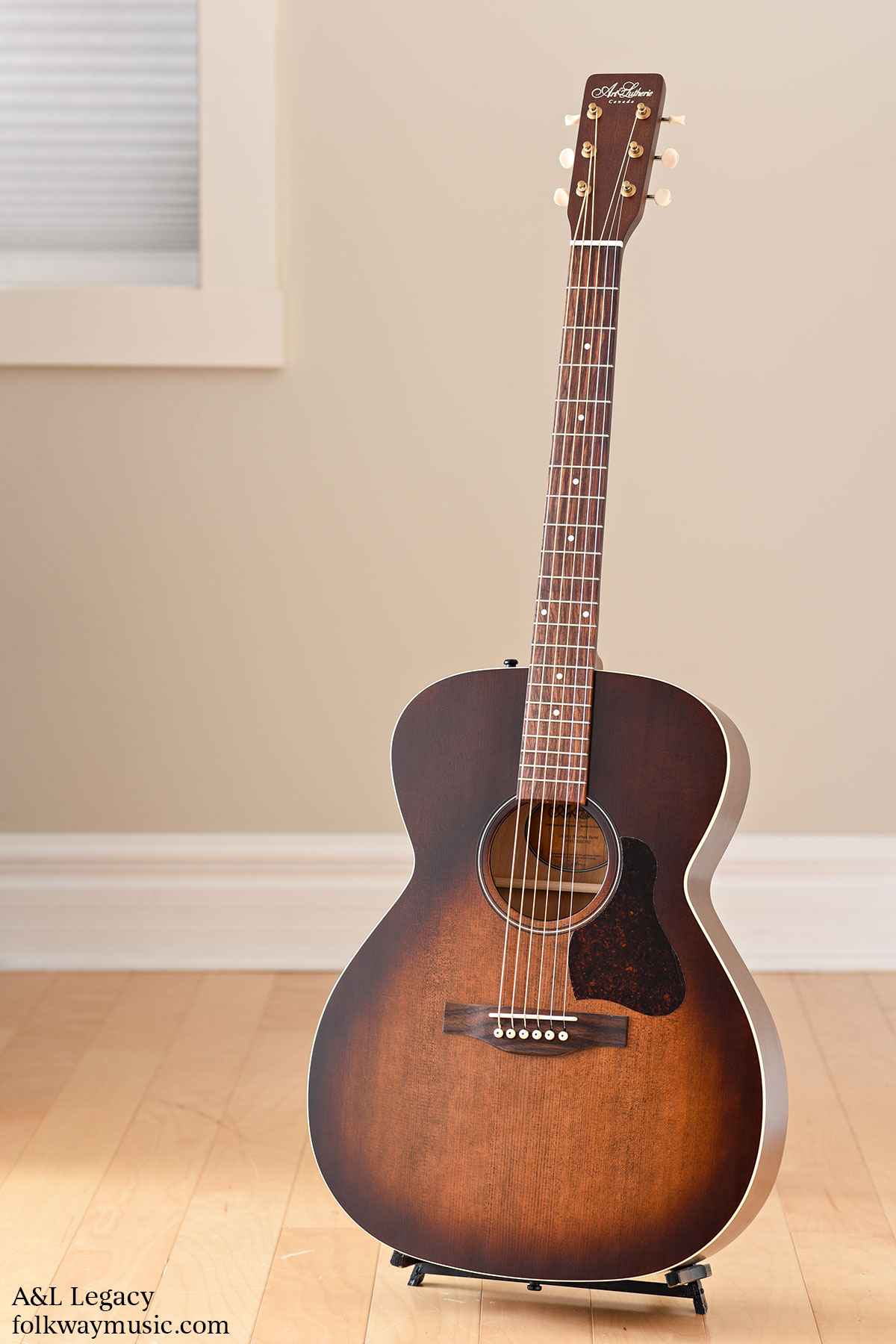 Art & Lutherie Legacy Bourbon Burst | Folkway