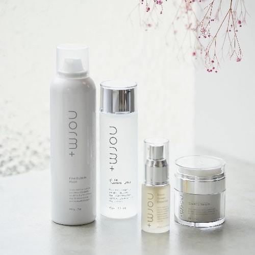 愛沢えみりのスキンケアブランド「norm+」、発売4カ月で2万個販売