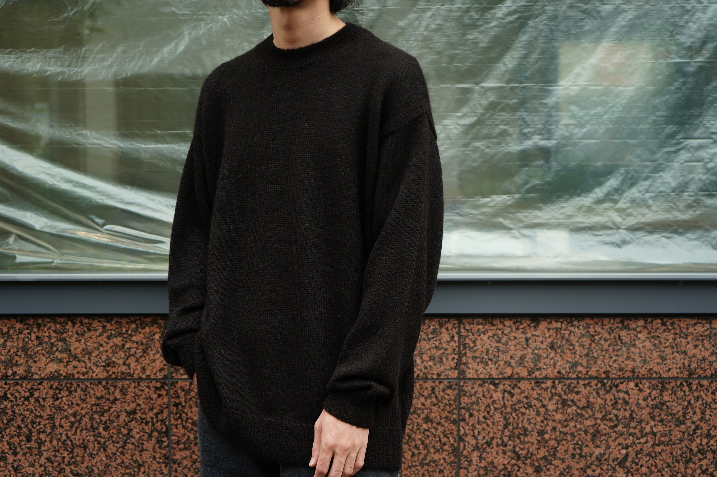 ブラックアルパカ クルーネックニット — TF Blog