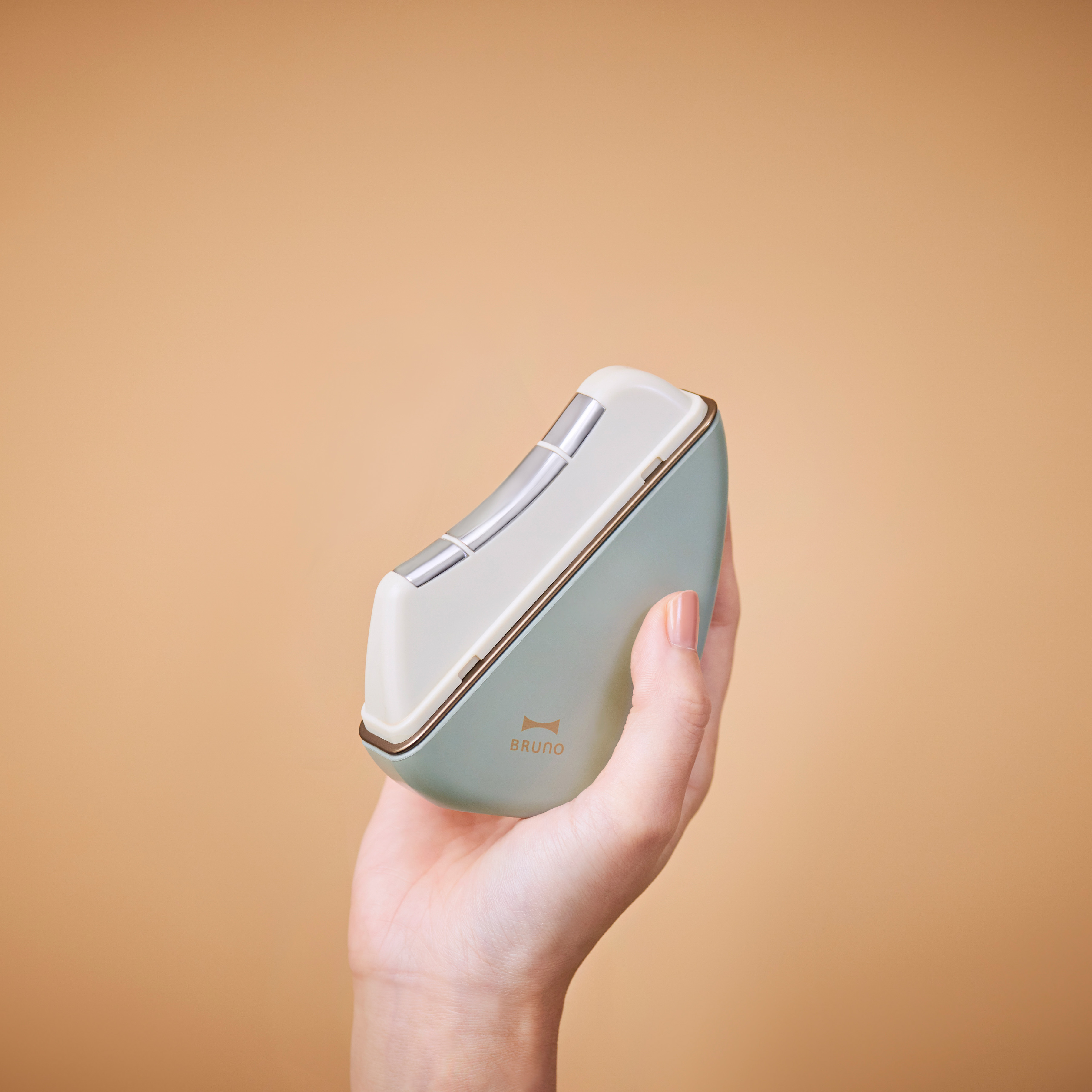 温冷EMSフェイシャルリフト | BRUNO（ブルーノ）のプレゼント・ギフト