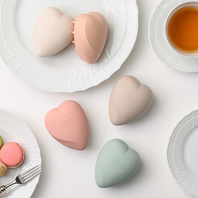 お友達が色を選べる】リファハートブラシフォースカルプ-ReFa HEART