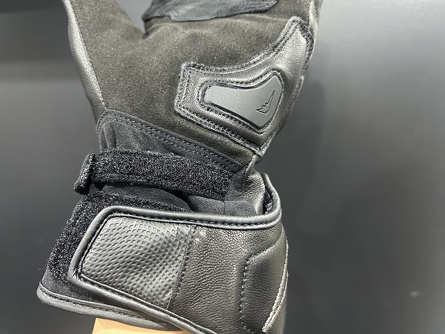 アウトドライアドマイヤーグローブ入荷♪！：KUSHITANI 三鷹店